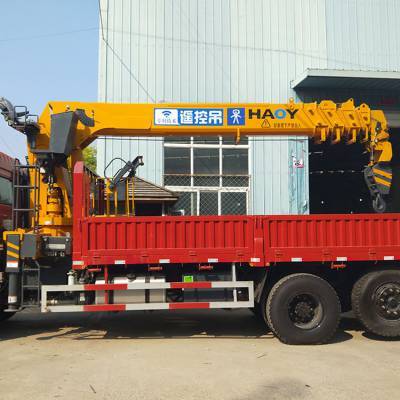 三環(huán)昊龍后八輪隨車(chē)吊 遙控12噸隨車(chē)吊的卓越性能與應(yīng)用